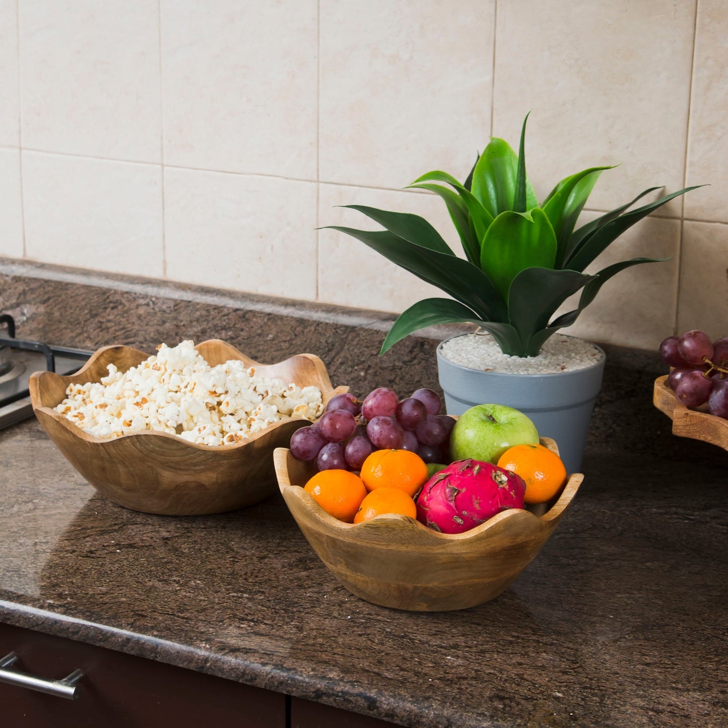 Scalloped Large Nested Bowl Set