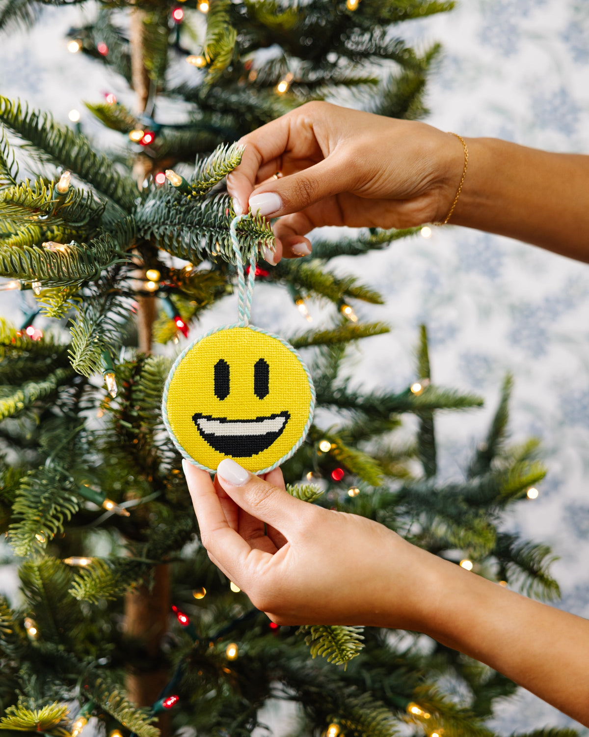 Needlepoint Icon Ornament - Smiley Face