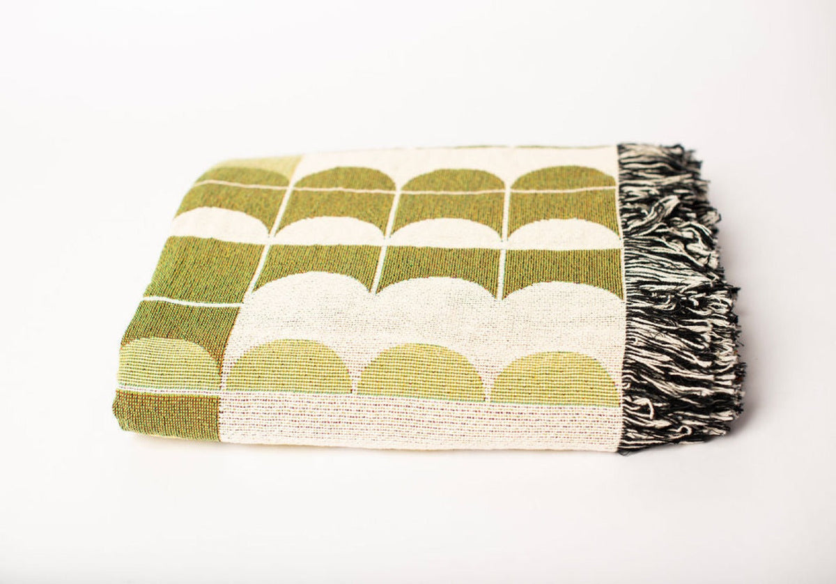 Green Geometric Scallop Jacquard Woven Throw