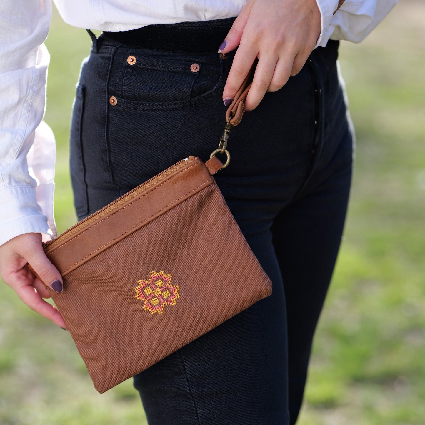 Star Leather Clutch - Mocha