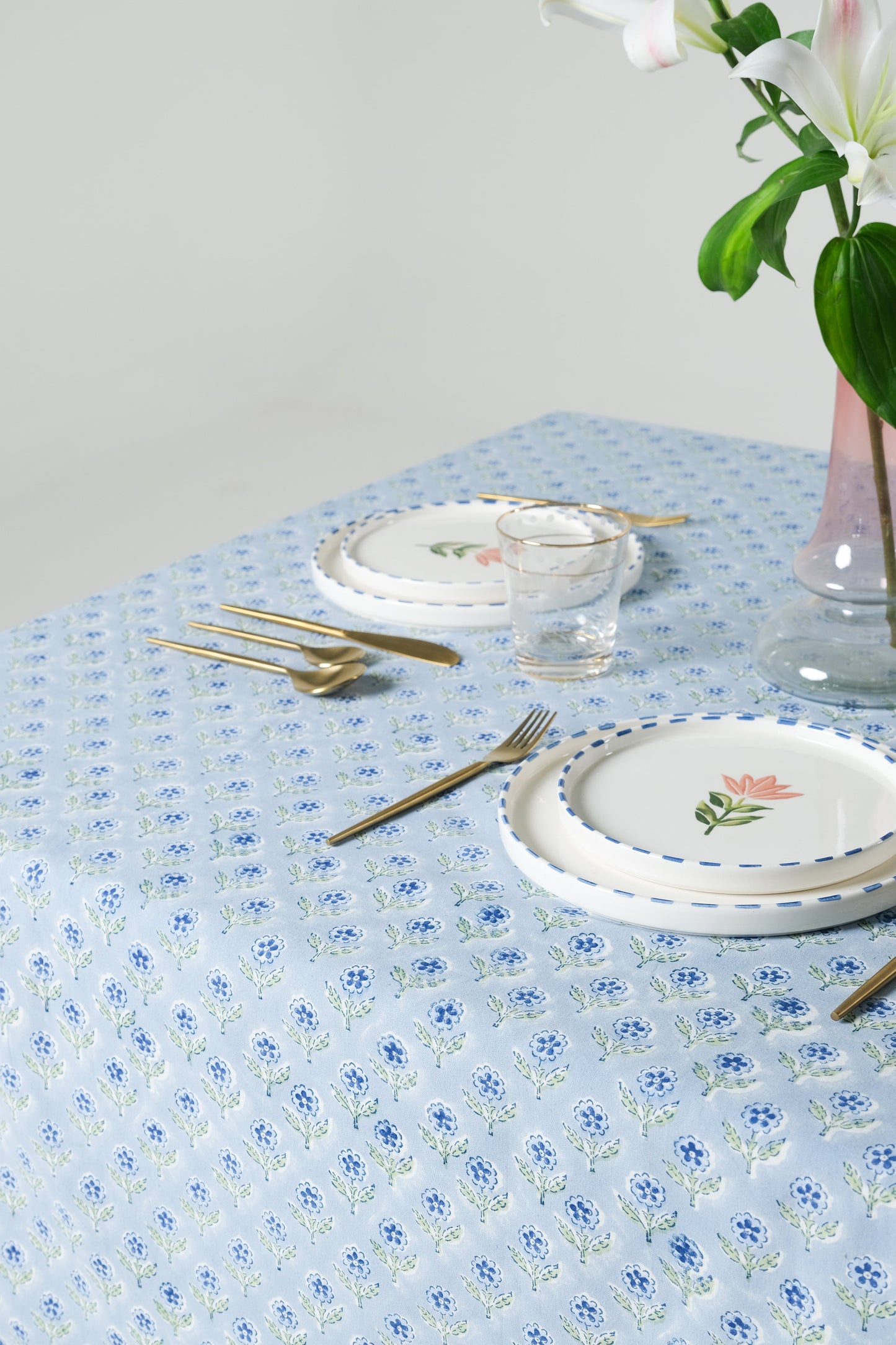 Mona Scallop Embroidered Blockprint Tablecloth in Blue