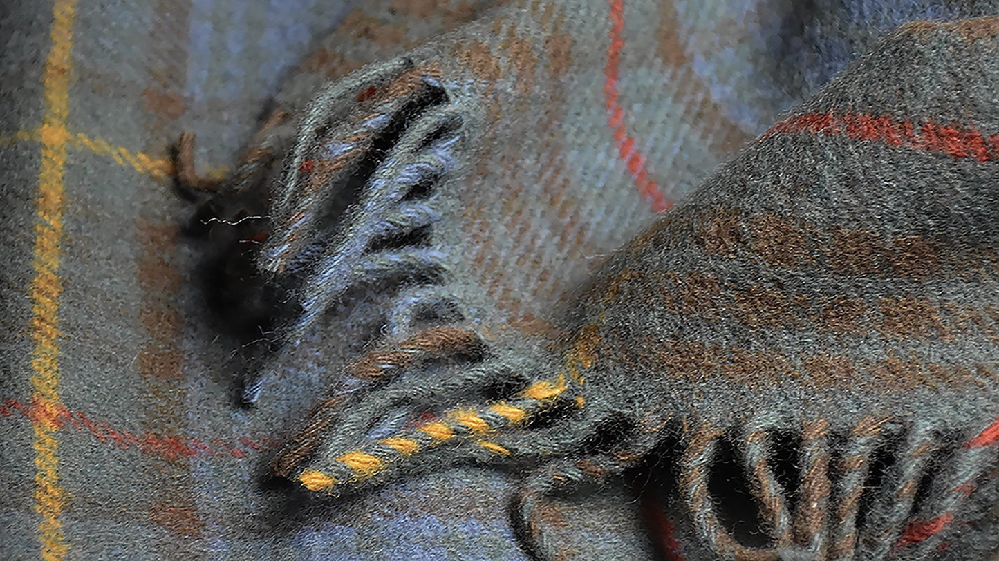 Highland Tweeds New Wool Fluffy Throw ~ Antique Hunting Stewart ~ - Osadia Concept Store