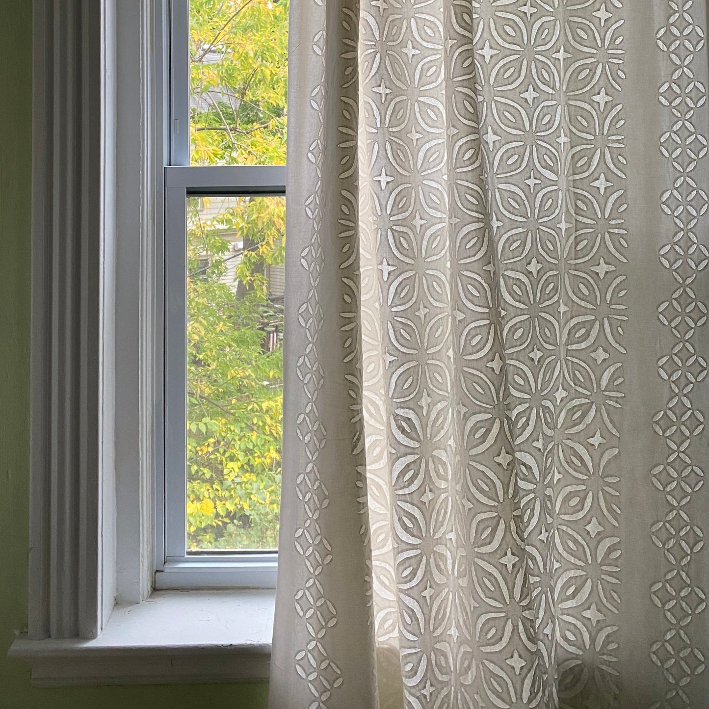 Appliqué Cutwork Cotton Tablecloth