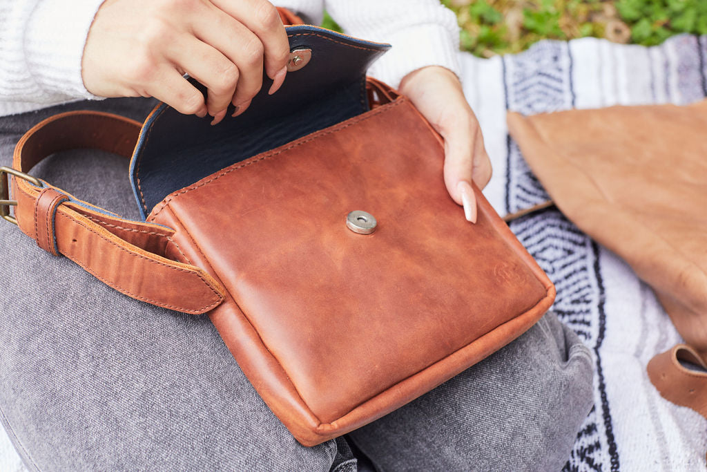 Vintage Linked Strap Crossbody