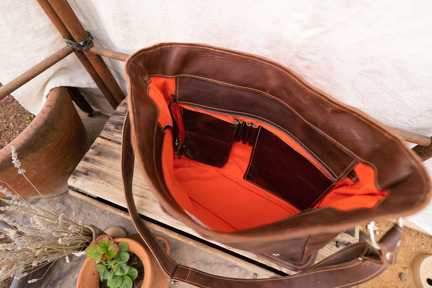 K'at Messenger Bag - Tan