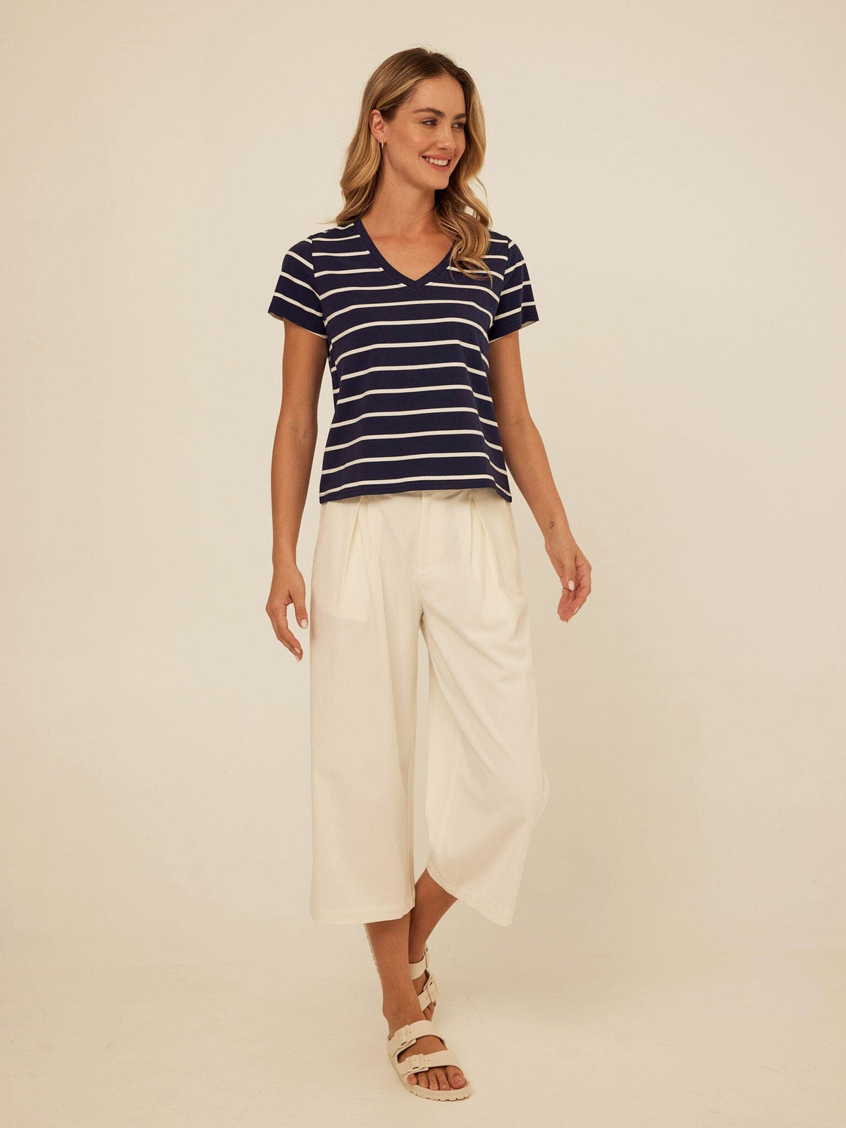 Mikki Stretch Twill Pleated Wide Leg Capri Pant