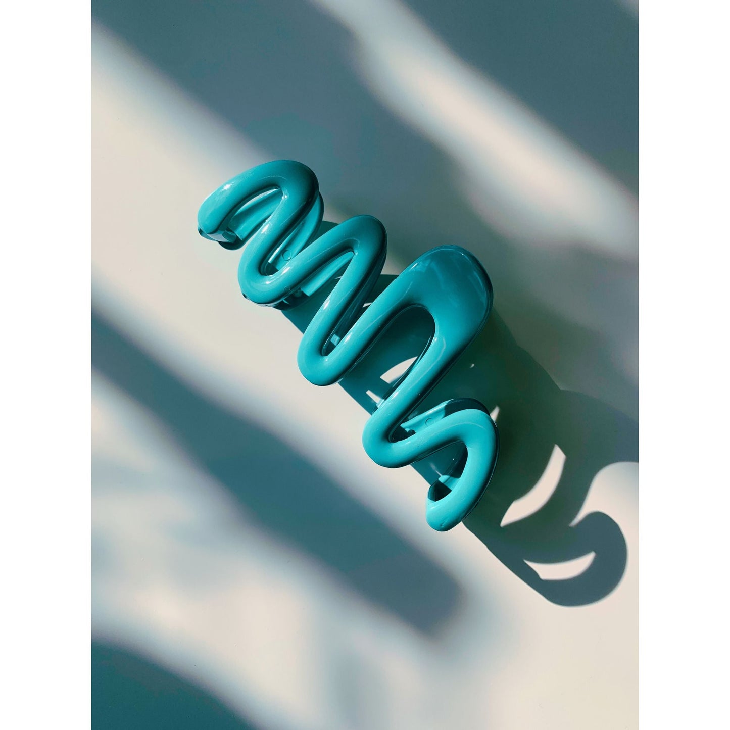 Velvet Claws Hair Clip | '80s Squiggle in Aqua Blue | Claw Clip in Velvet Travel Bag