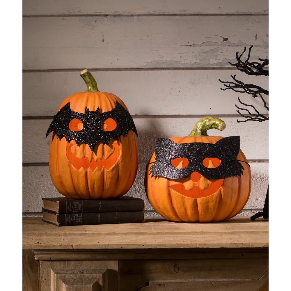 Cat Masquerade Pumpkin by Bethany Lowe Designs - Osadia Concept Store