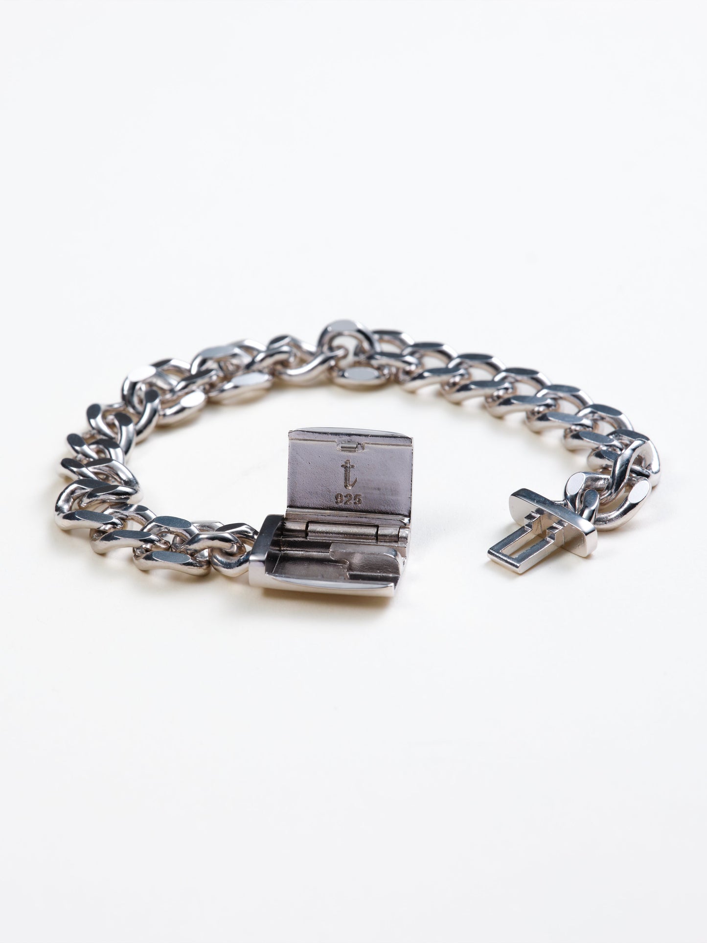 Ezra Oversized Curb Chain Bracelet