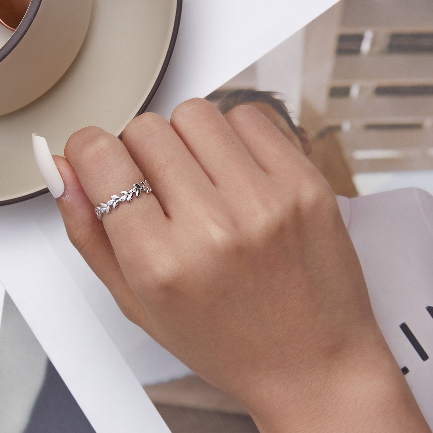 925 Sterling Silver Ring with CZ - Size 6.0 - Classic Style for Women