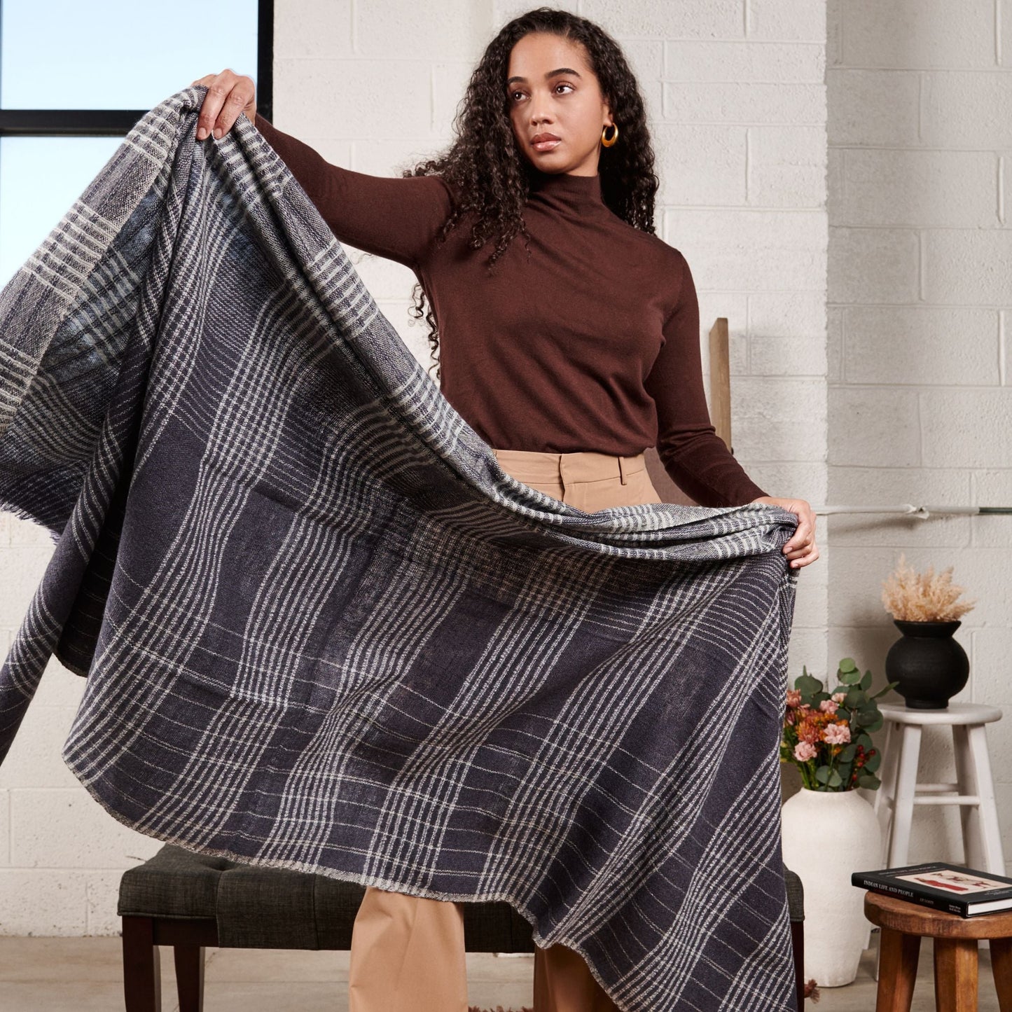 Alloy Dark Blue Stripes Pattern Soft Merino Linen Handloom Throw