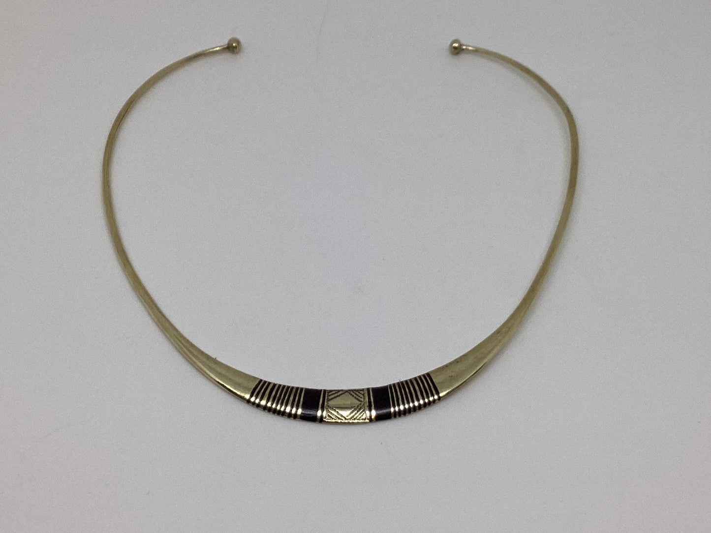 Tuareg hammered choker black feature lines