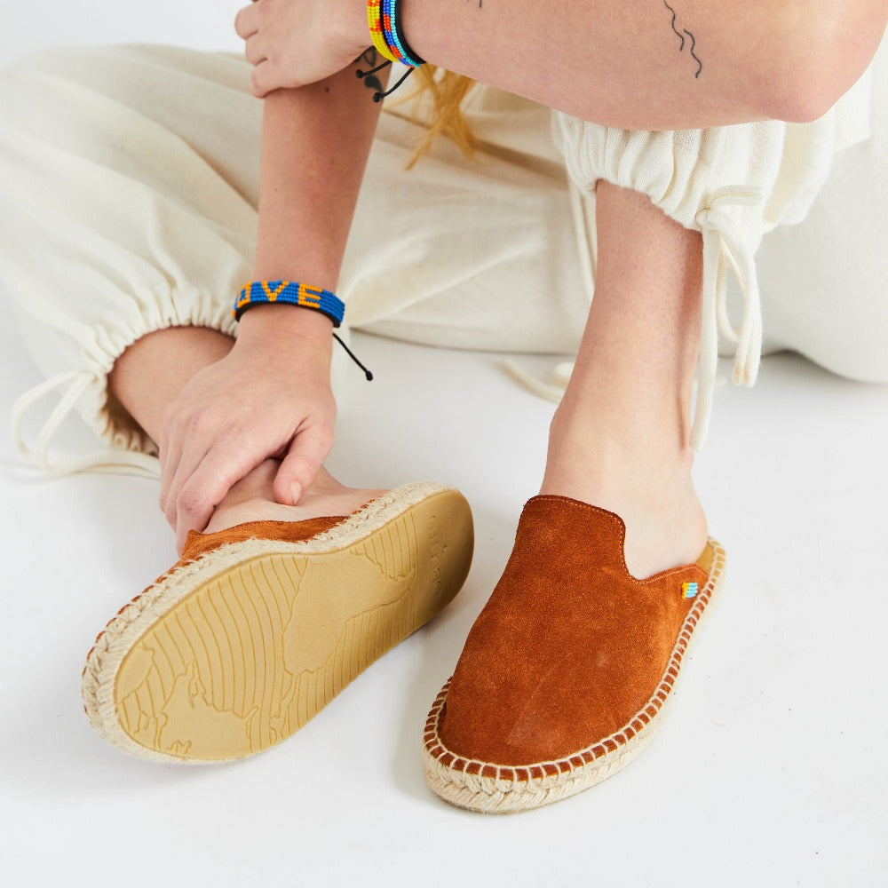 Lamu Mule - Chestnut Brown