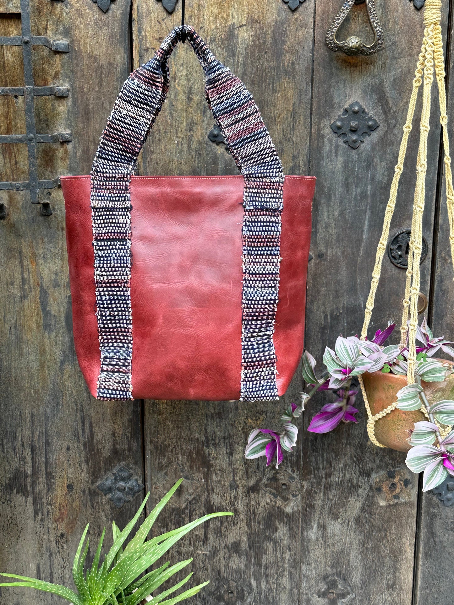 The Wanderer Tote - Pomegranate Leather