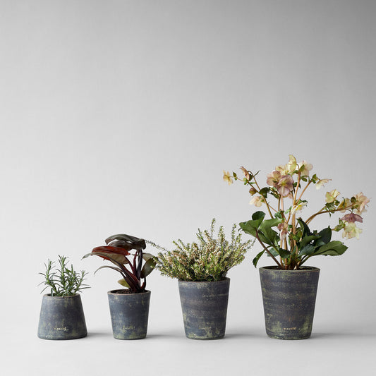 Terra Cotta Basic Planter, Grey Patina