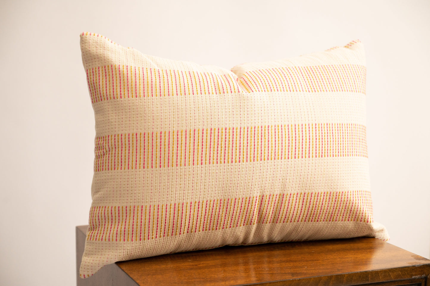Ranisa Handloom Pillow 14"x20"
