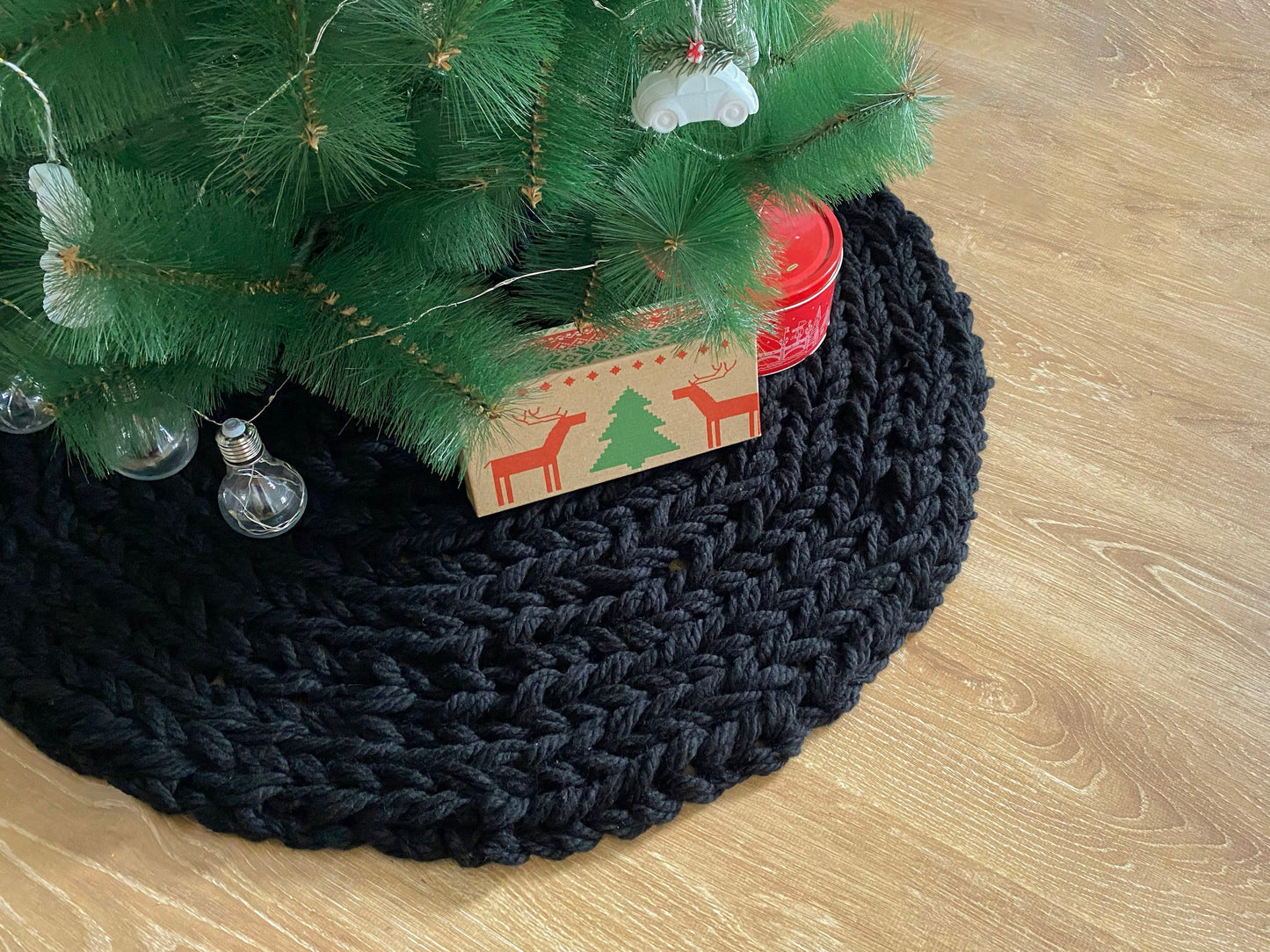 Black Chunky-Knitted Christmas Tree Skirt | US Stock