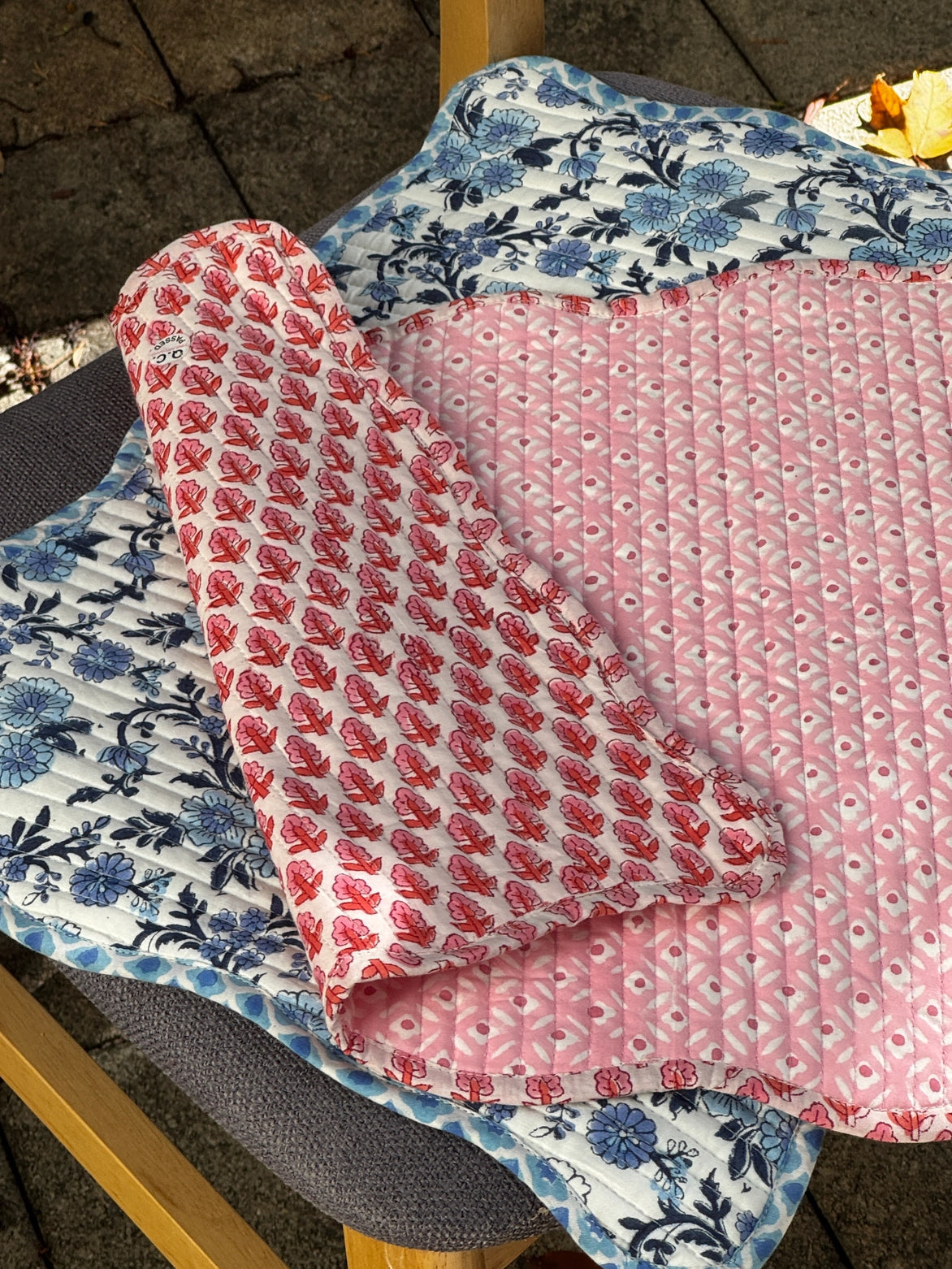 S/2 Bougainvillea Block Print Quilted Reversible Placemats