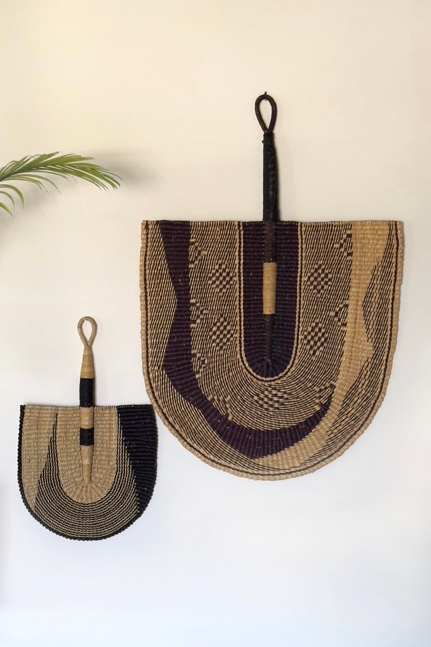 Standard Fan in Natural & Black