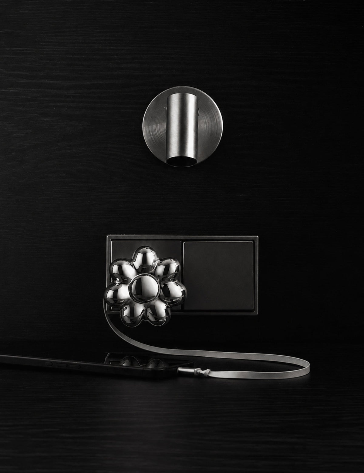 Flower Objet (Chrome Silver)