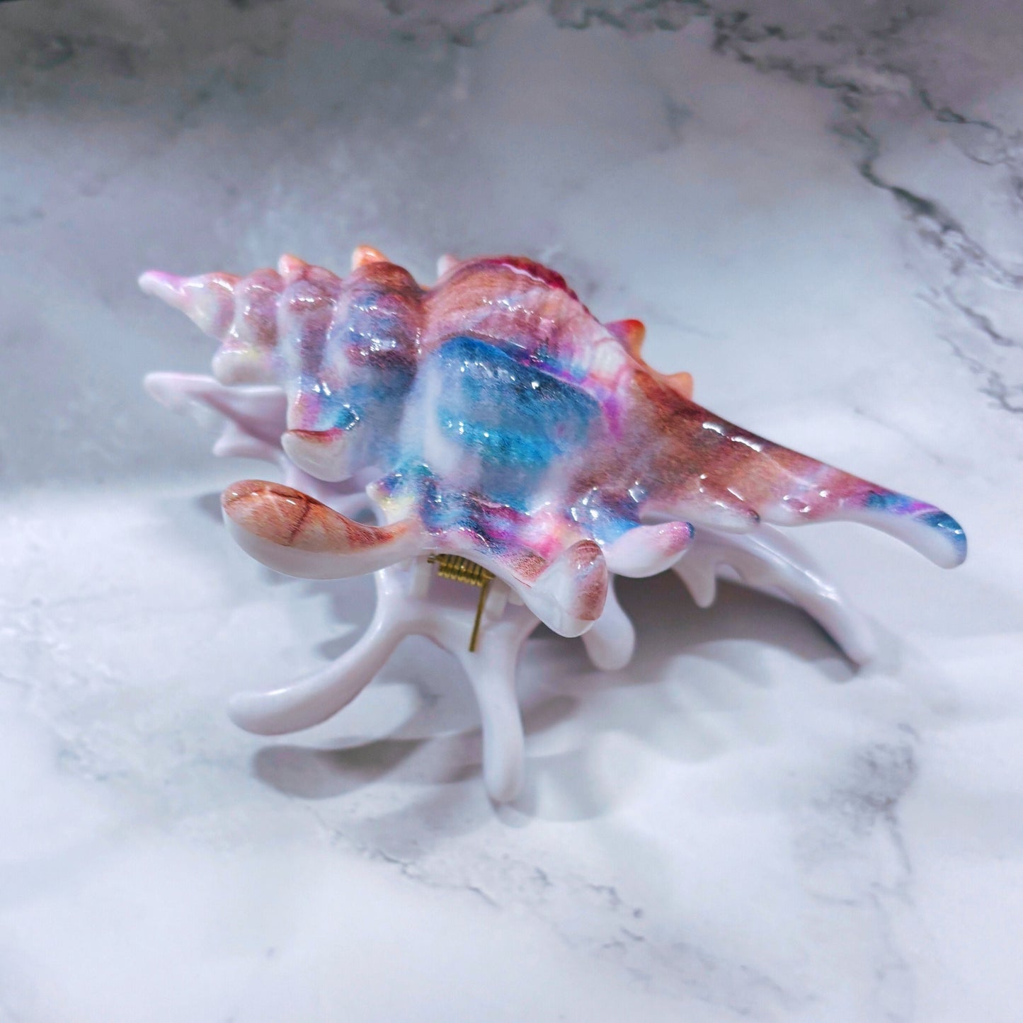 Velvet Claws Realistic Conch Shell Hair Claw in Mermaid Colors | Claw Clip in Velvet Travel Bag