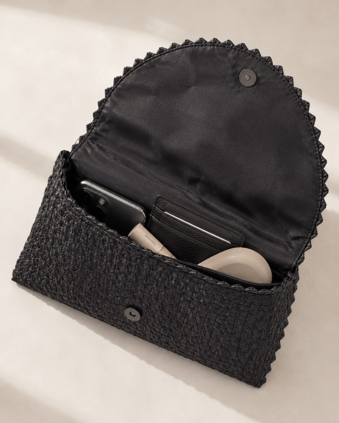 Rattan Clutch