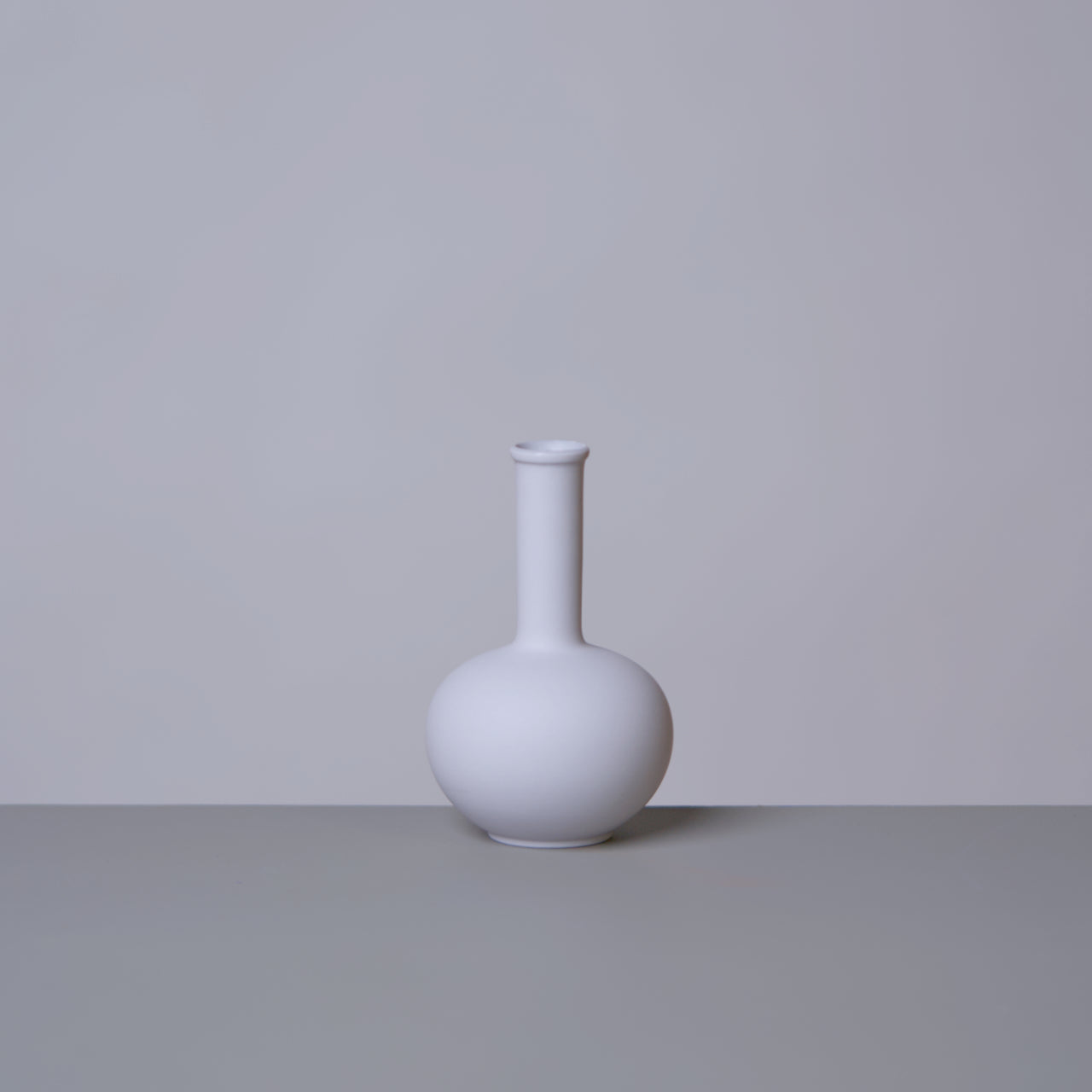 Matte Porcelain Mini Beauty Vase - Osadia Concept Store