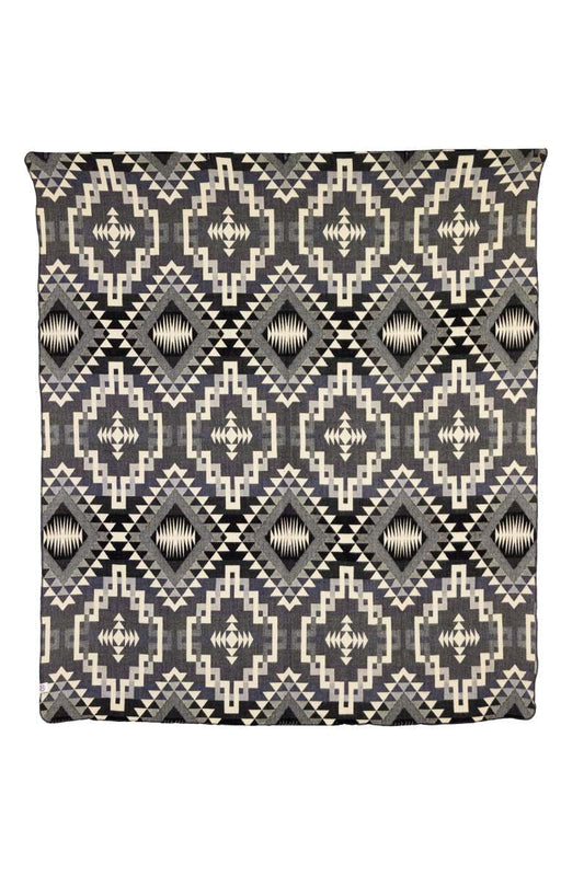 Yachana Collection - Interlocking Lines Gray Black and Cream