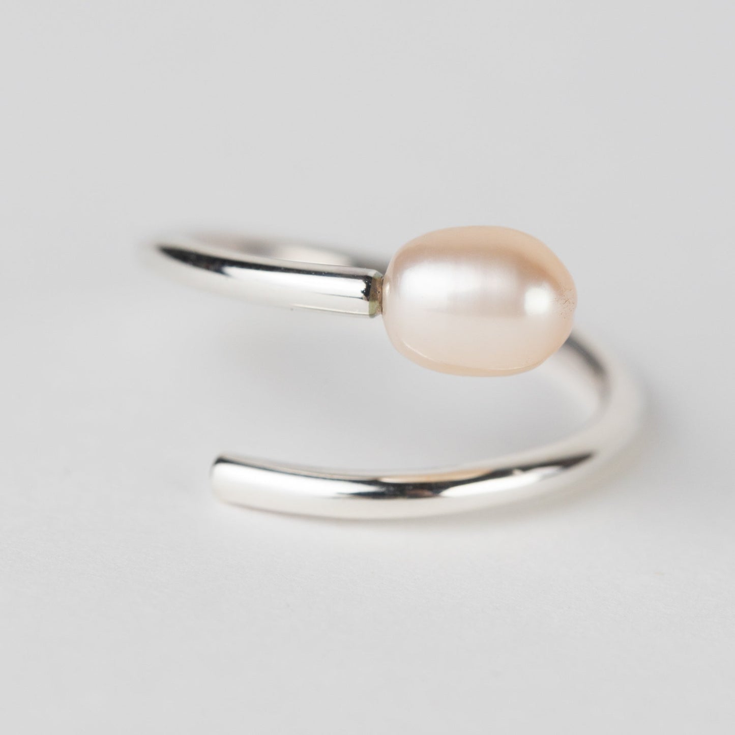 Ati Pearl Swirl Silver Ring
