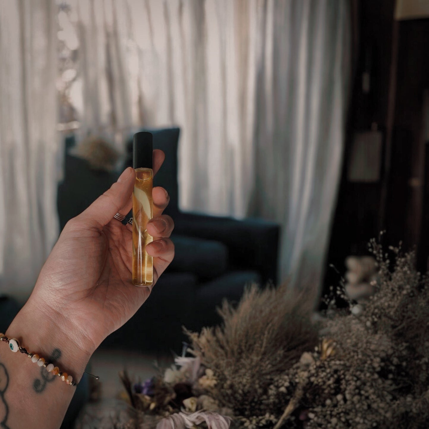 Unisex Rollerball Perfume, 15ml – Gender Neutral Fragrance Oils - Osadia Concept Store