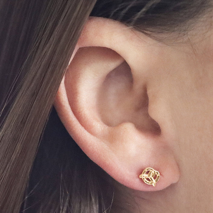 14K Yellow Gold Pretzel Stud