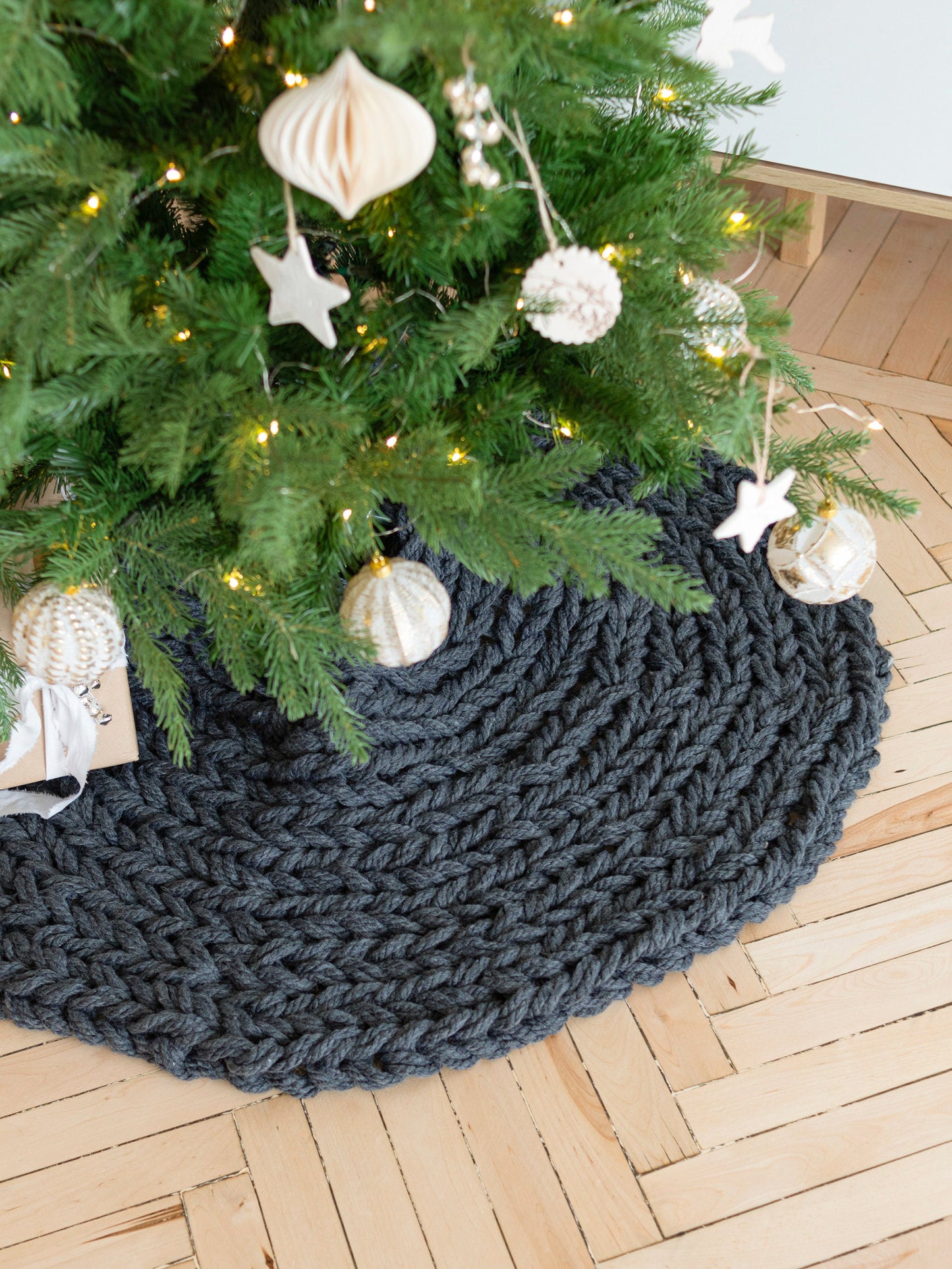 Black Chunky-Knitted Christmas Tree Skirt | US Stock