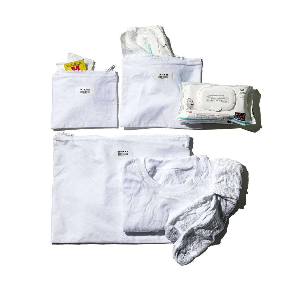 PLAIN POUCH