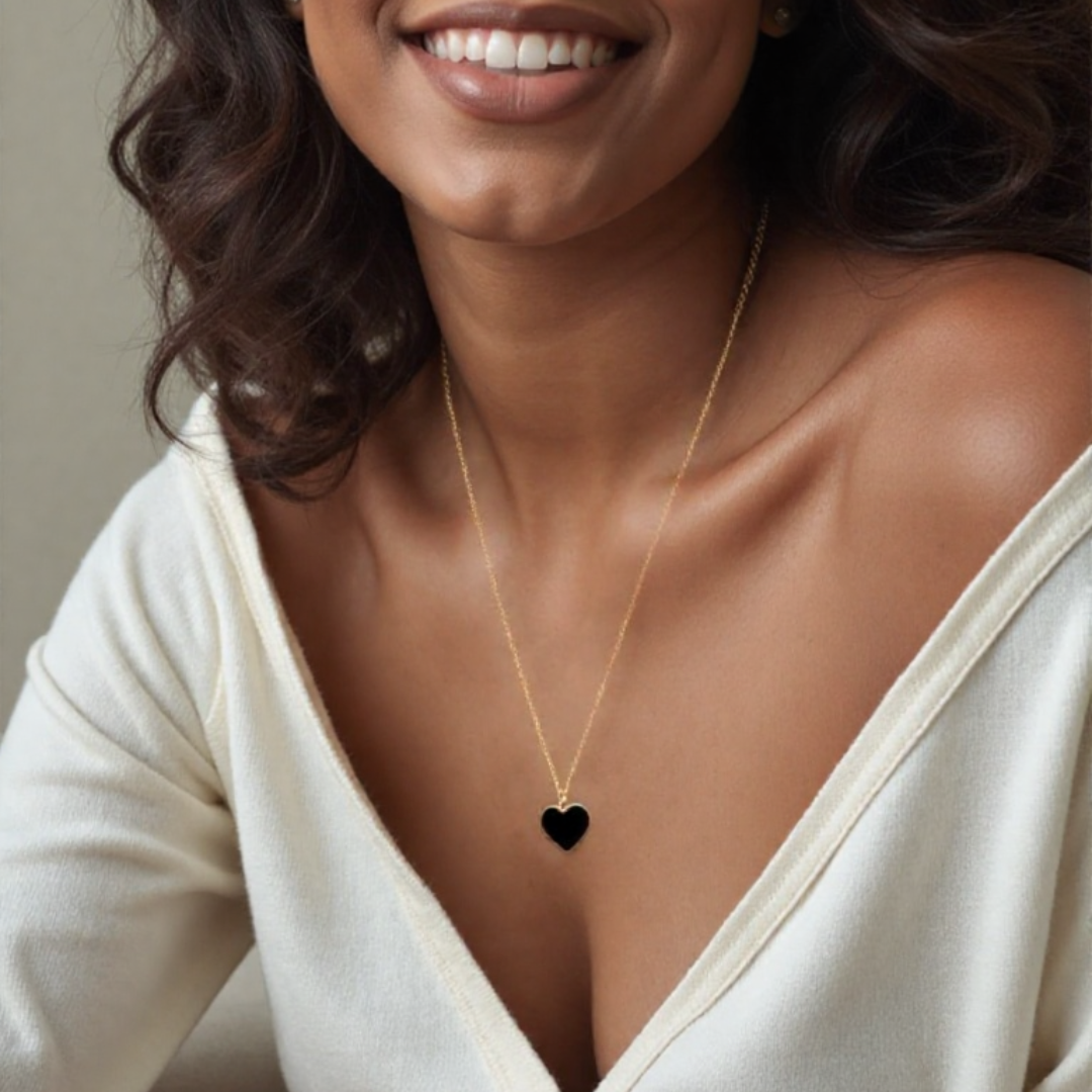Single Hearted Girl Black Heart Necklace | Magnetic Clasp