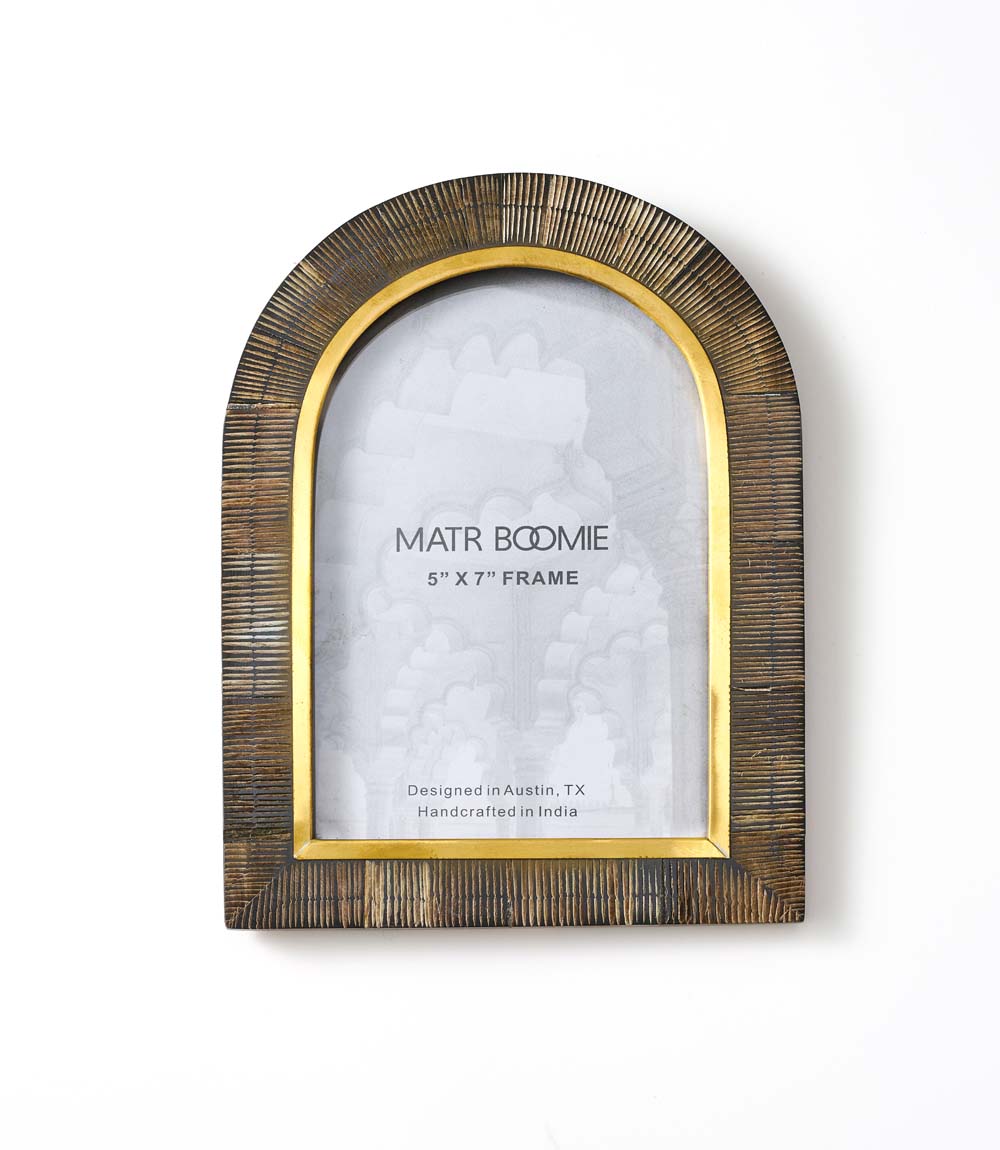 Kerala 5x7 Arch Picture Frame - Carved Horn, Brass Inlay - Osadia Concept Store