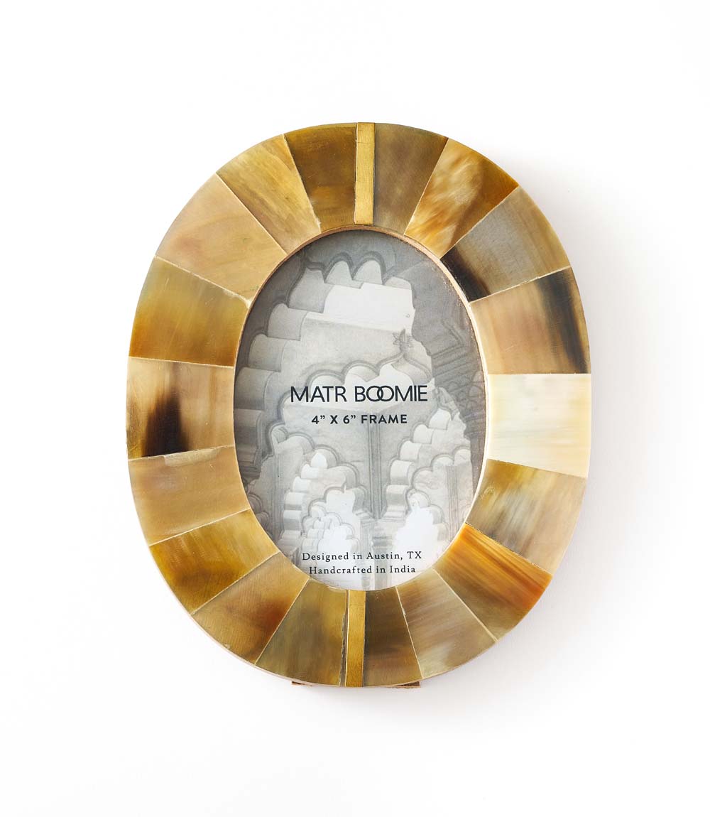 Kachhua 4x6 Oval Picture Frame - Horn, Brass Inlay - Osadia Concept Store