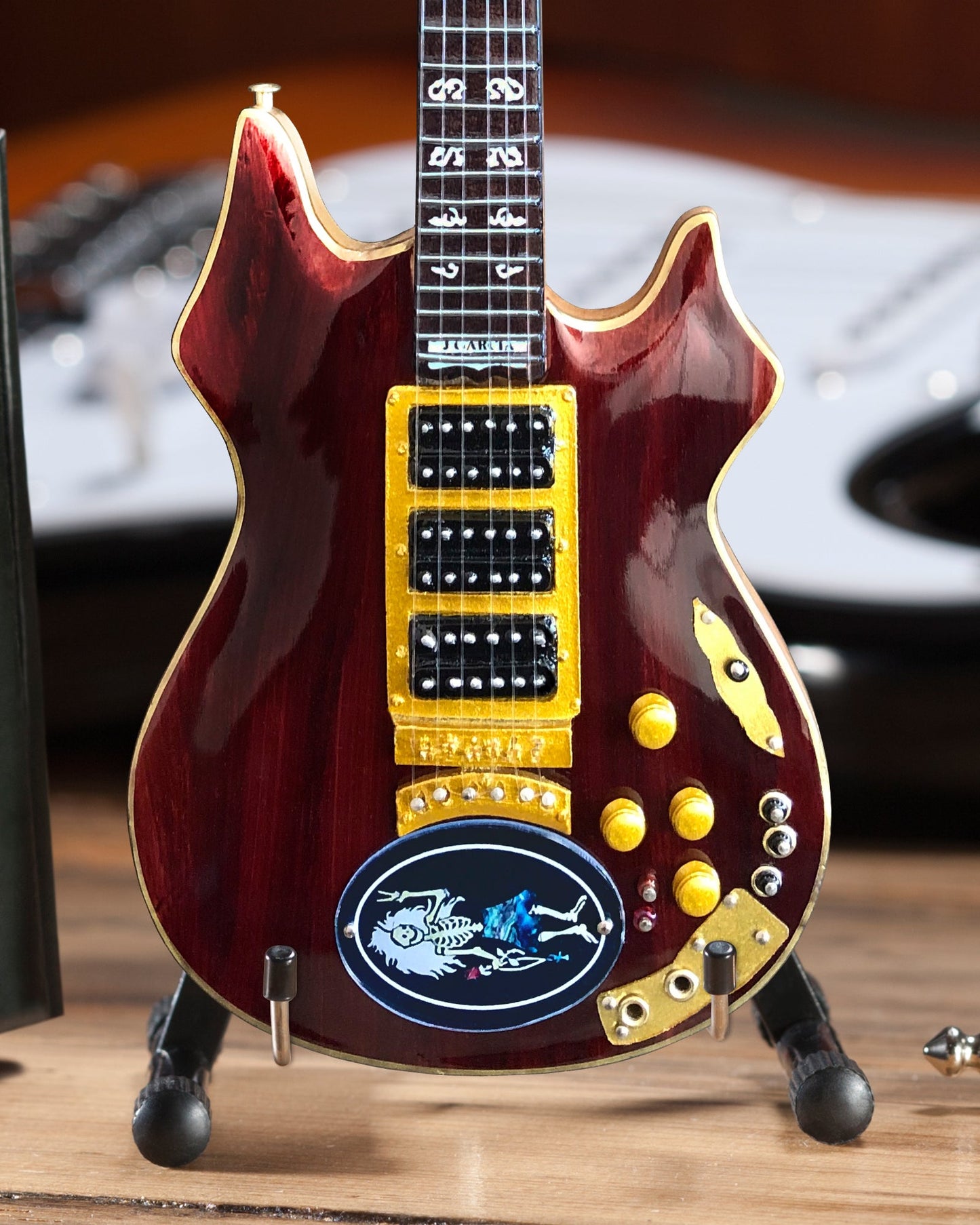 Jerry Garcia™ Rosebud™ Tribute Mini Guitar Replica - OFFICIALLY LICENSED - Osadia Concept Store