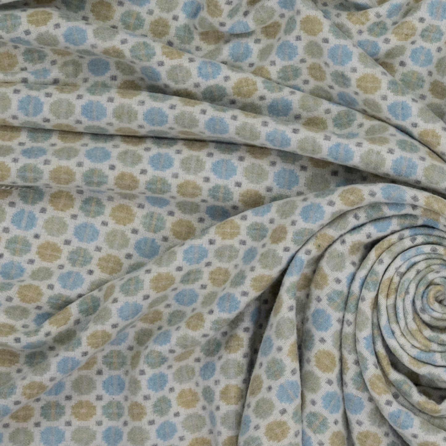 Southampton Home Merino Wool Medallion (Sky)