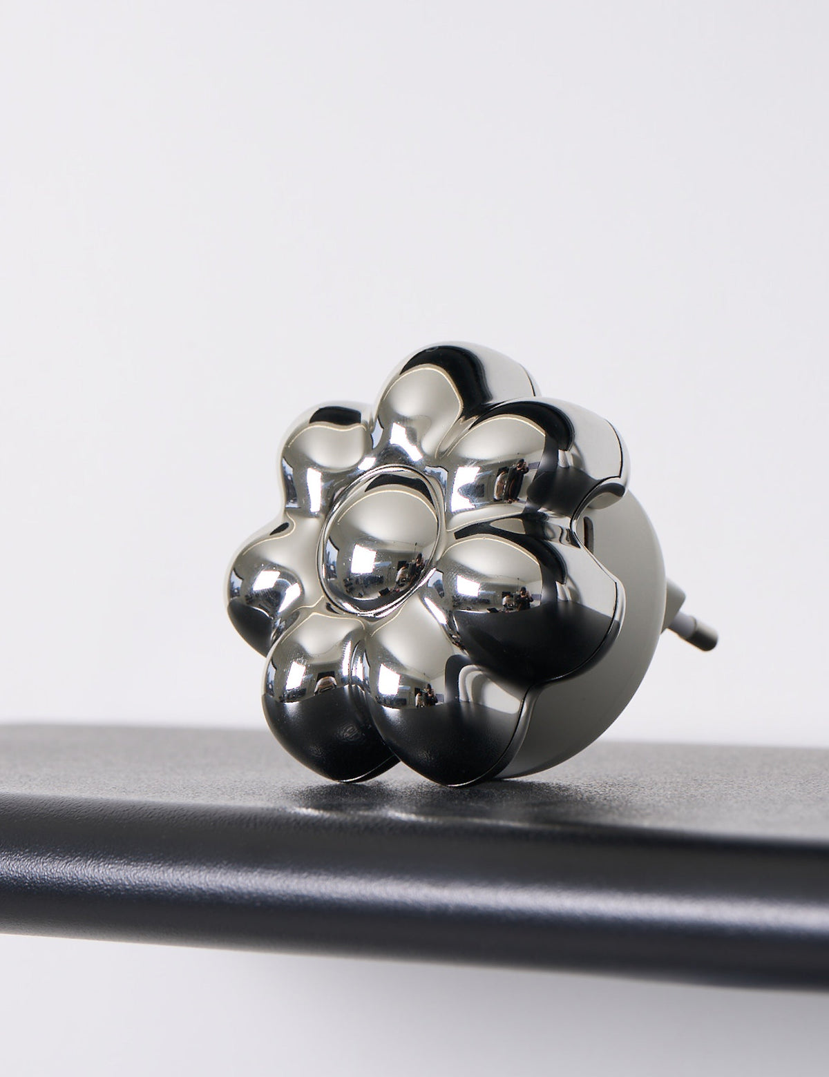 Flower Objet (Chrome Silver)