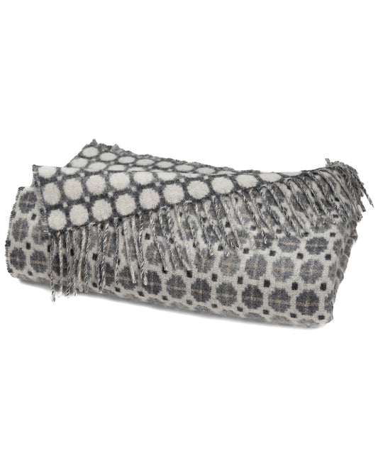 Southampton Home Merino Wool Medallion (Grey)