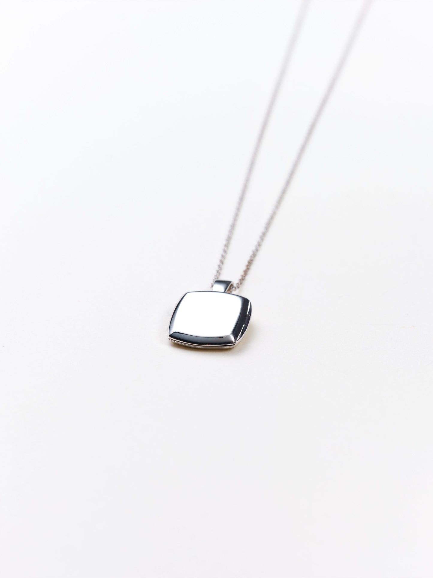 Toni Simple Locket