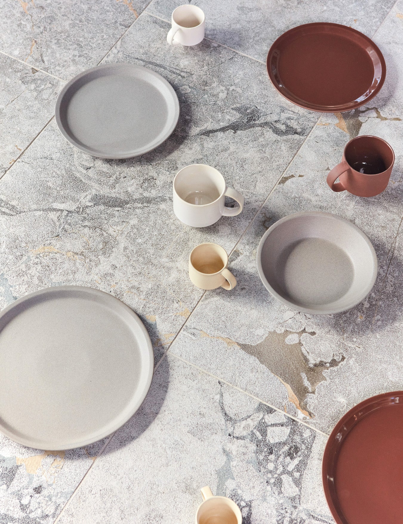 Yuka Lunch Plate, Set of 2 in Stone