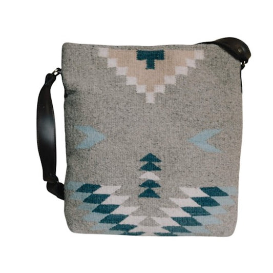 Aguila Shoulder Bag