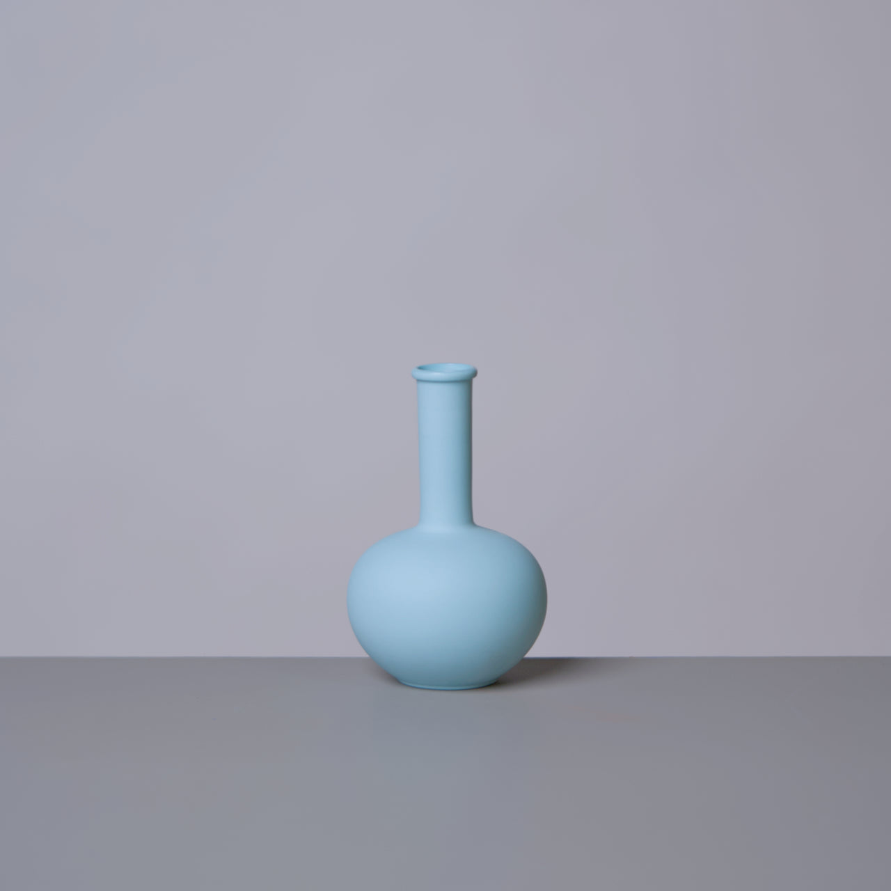 Matte Porcelain Mini Beauty Vase - Osadia Concept Store
