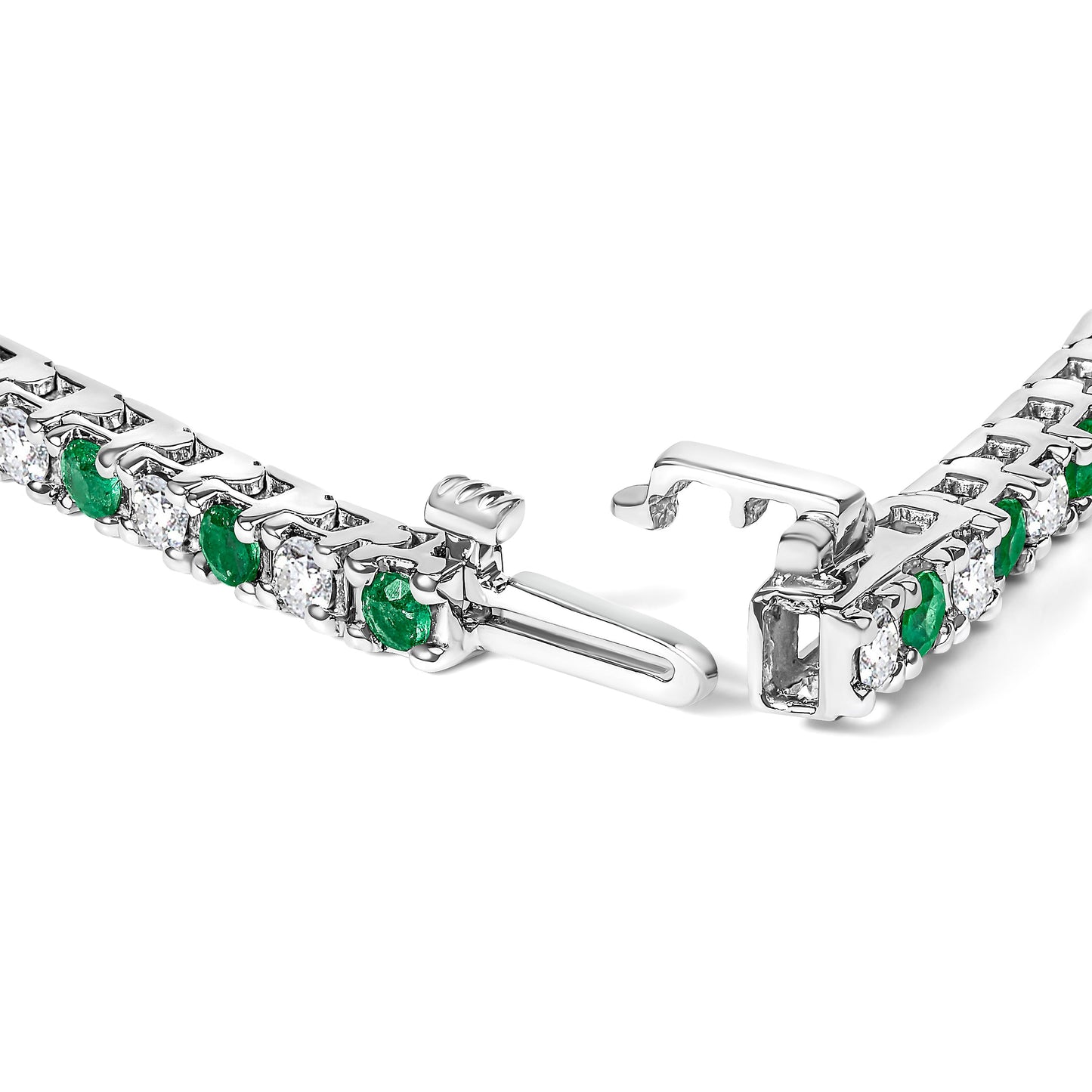 14K White Gold Alternating 1 1/2 Cttw Diamond and Emerald Tennis Bracelet
