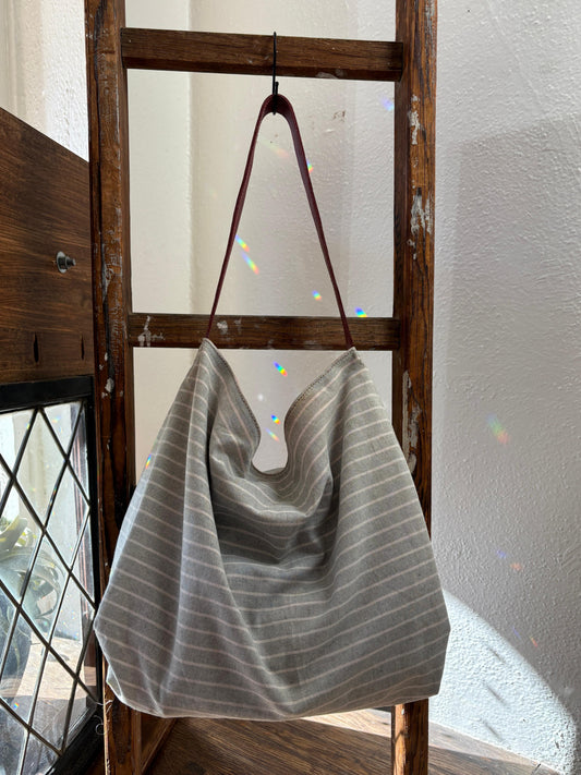 Su't Tote Market Bag - Gray and White Striped