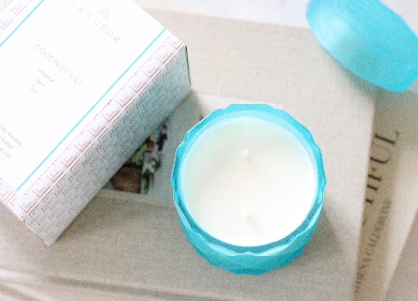 Coconut Lily | 10.5 oz