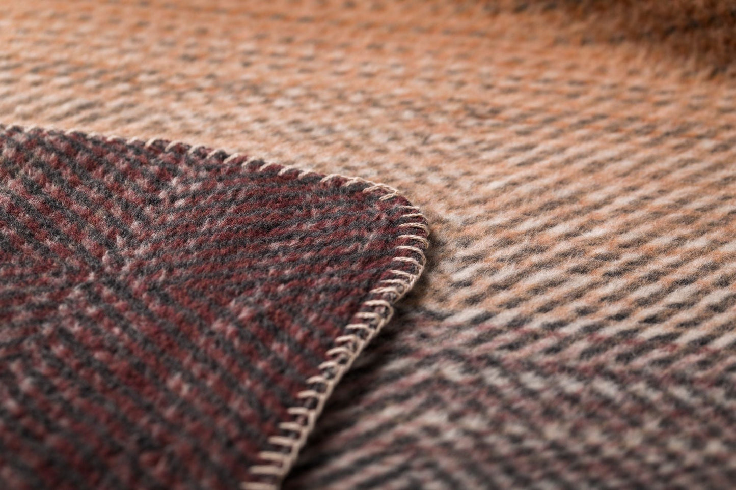 SAVONA Throw "Gradient Herringbone"