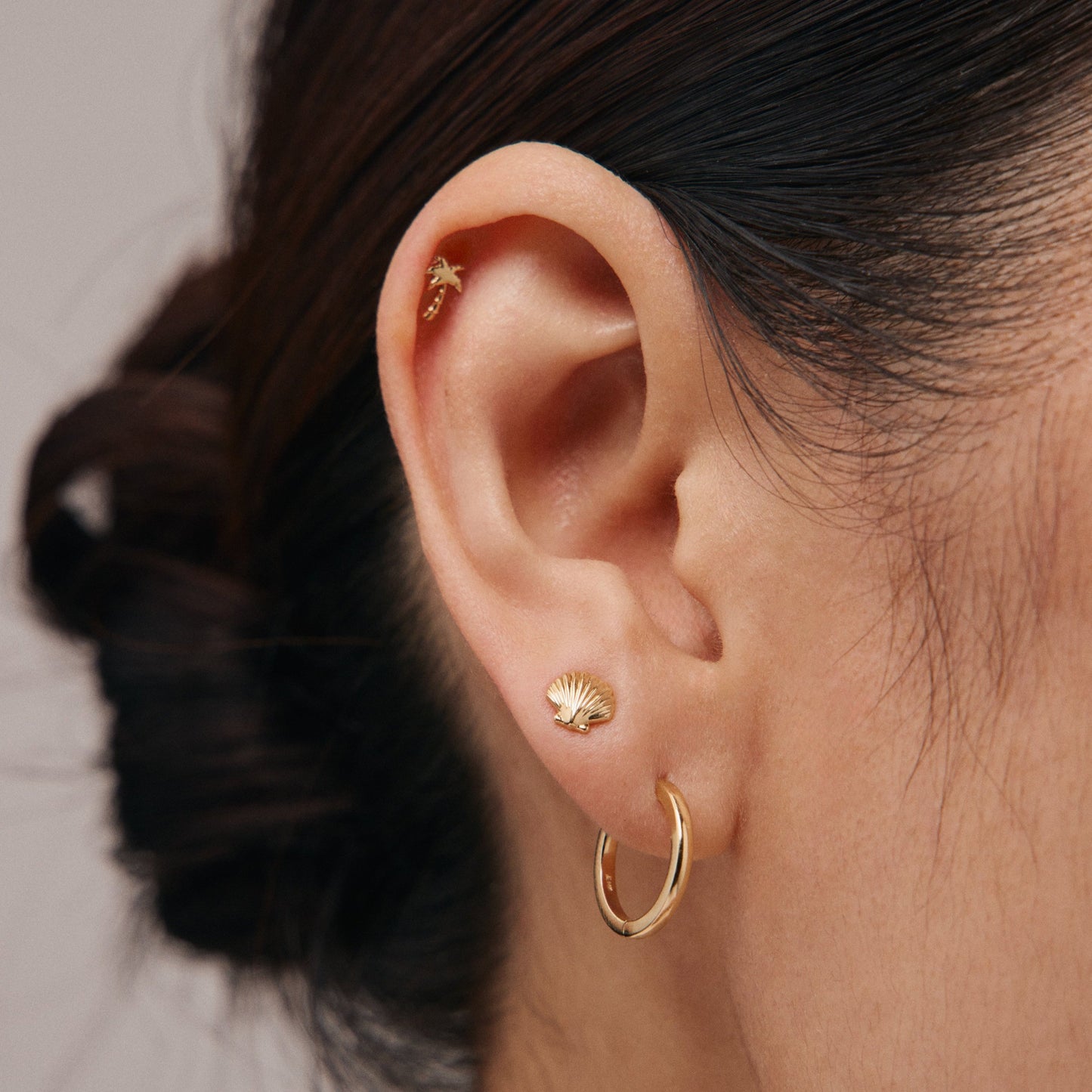 14K Yellow Gold Seashell Stud
