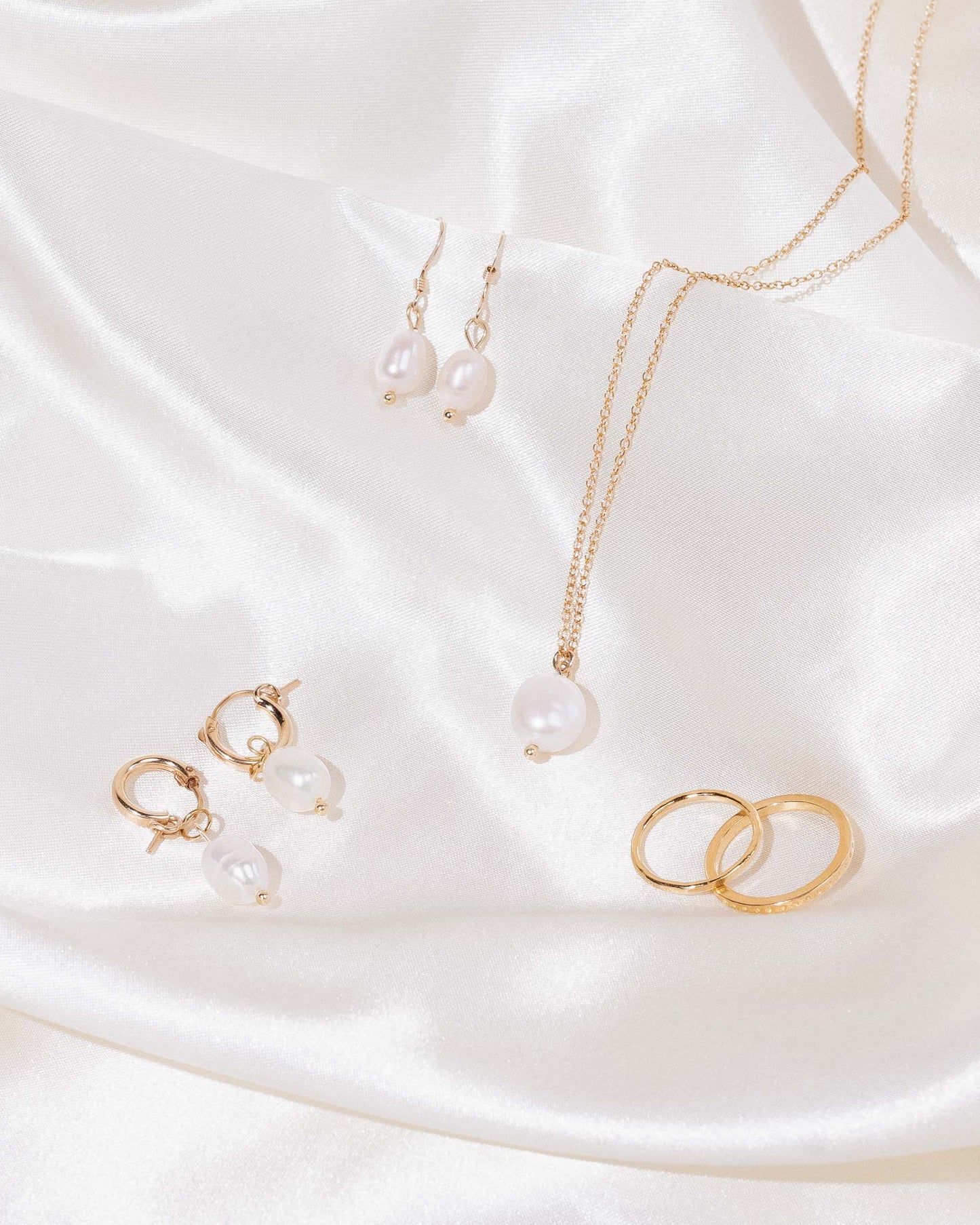 Long Pearl Pendant Necklace